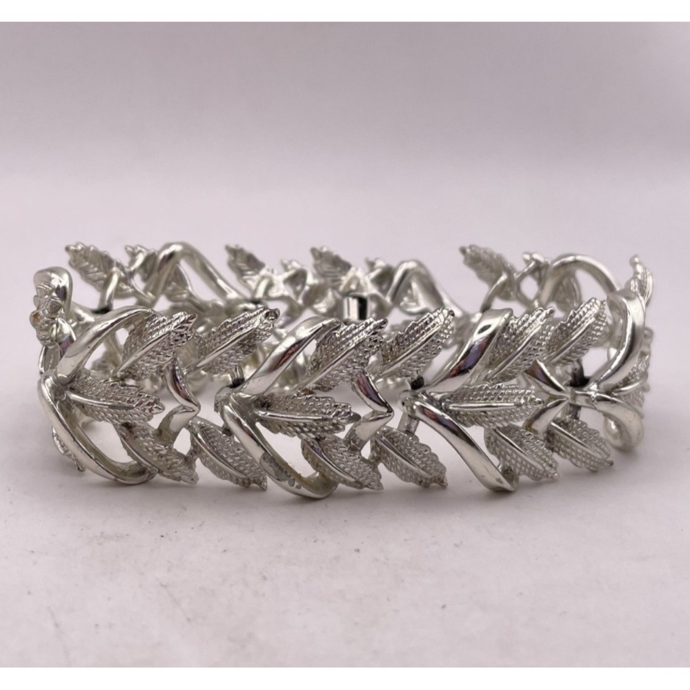 Vintage Coro Signed Textured Leaf Chevron Link Bracelet